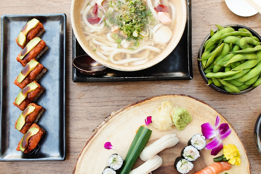 Blue Ribbon Sushi Bar Grill Delivery And Take Out At The Grove La